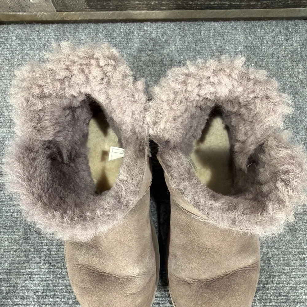 UGG Mini Bailey Button II Flower Boots Women 7 EU 38 Stormy Grey Shearling Suede
